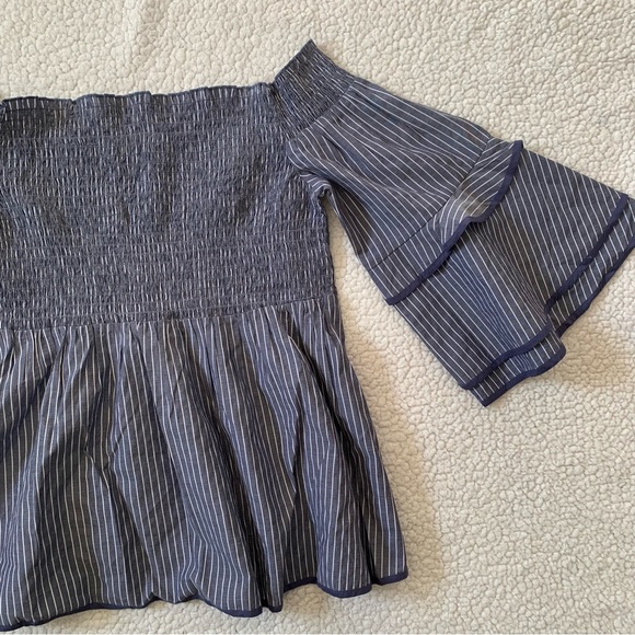 American Eagle Top - Picture 6 of 10